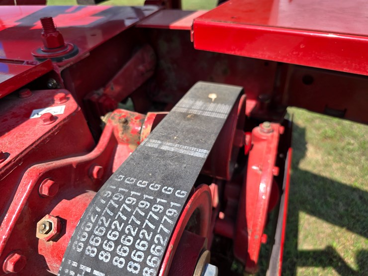 2023-new-holland-210-image-55