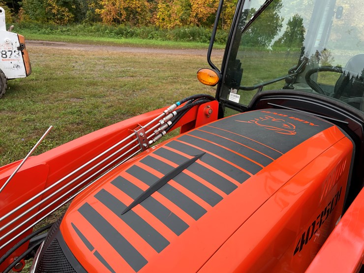 #8065-•-2024-bad-boy-4035ch-4wd-tractor-with-front-mount-berco-66"-snowblower-image-14