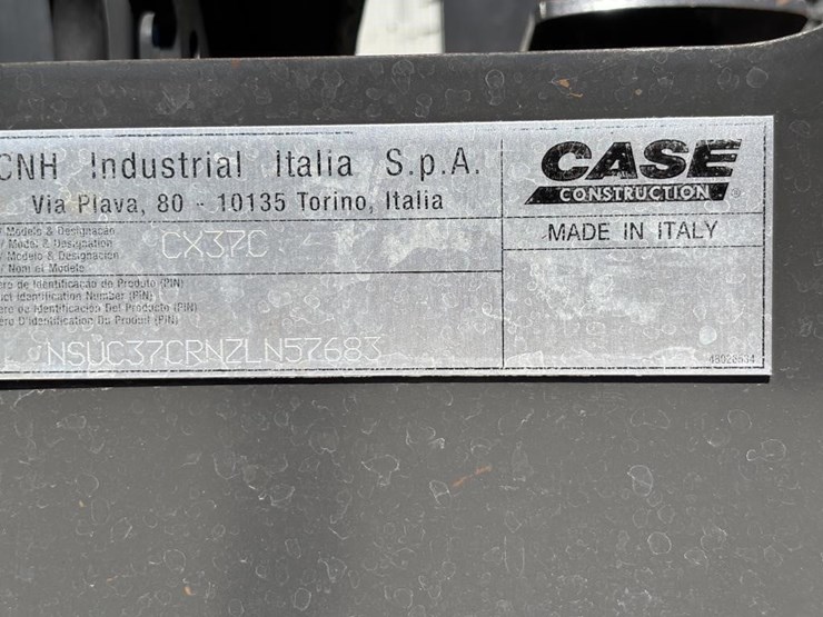 2019-case-cx37c-image-58