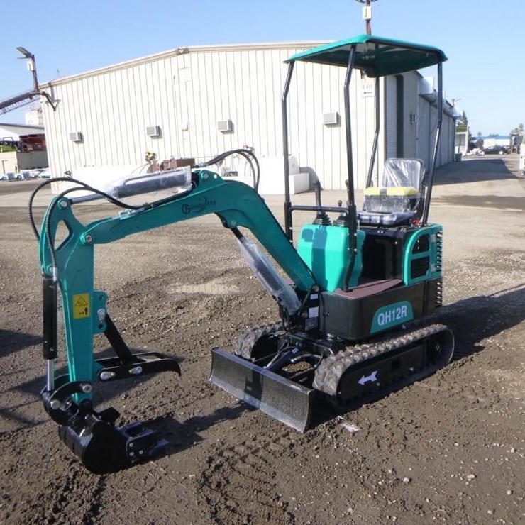 2025 AGT QH12R Hydraulic Excavator