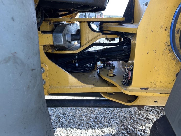 2016-deere-344k-image-26