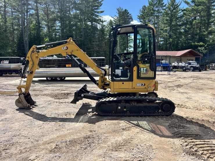 #1034-•-2023-caterpillar-302.7-cr-mini-excavator-image-2