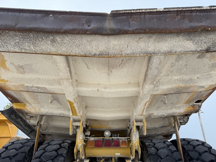 komatsu-hd465-5-image-23