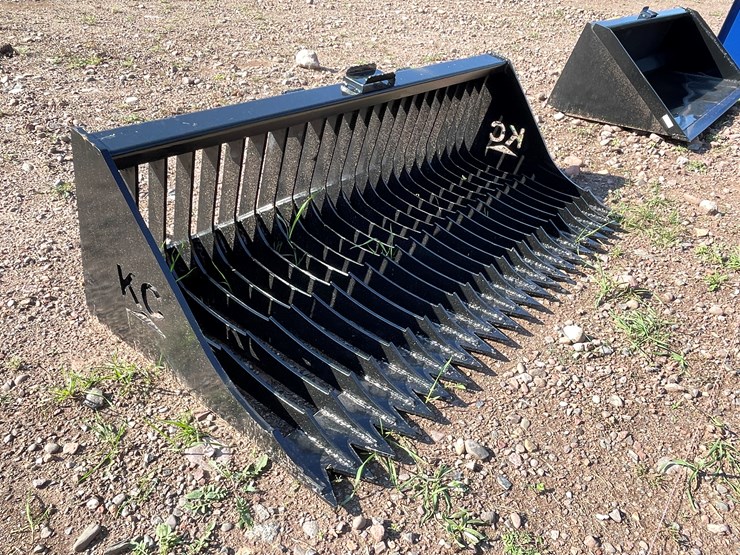 #8230-•-new-kc-72"-skid-steer-fine-skeleton-bucket-image-3