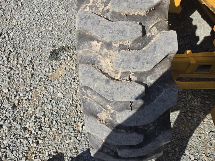 2015-deere-310sl-hl-image-86