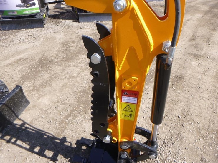 2025-vicsec-vc13-hydraulic-excavator-image-12