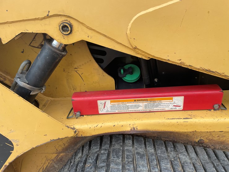 2002-caterpillar-257-image-27