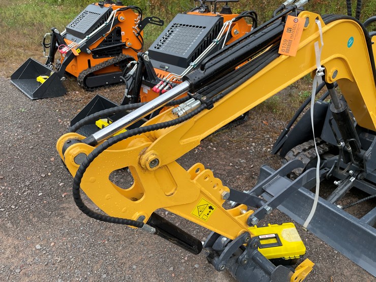 #8159-•-unused-hydraulic-mini-excavator-image-8