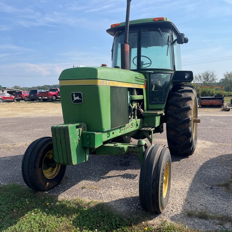 JOHN DEERE 4230
