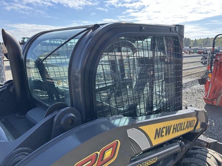 2022-new-holland-l320-image-36