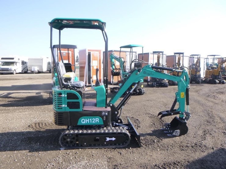 2025-agt-qh12r-hydraulic-excavator-image-7