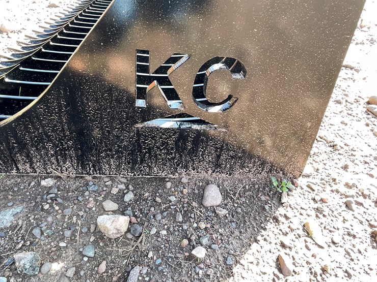 #8230-•-new-kc-72"-skid-steer-fine-skeleton-bucket-image-8