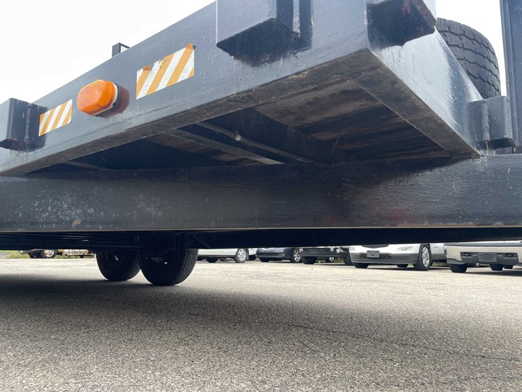 #1977-•-20'-tandem-axle-trailer-(has-wi-title)-image-39