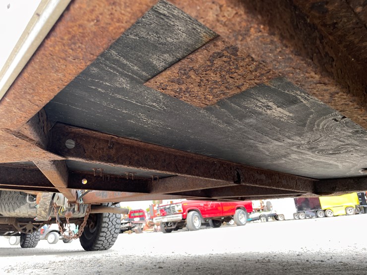 #1028-•-12'-single-axle-enclosed-trailer-(no-title)-image-18
