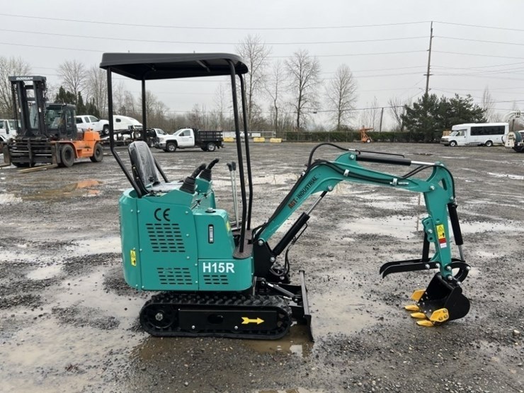 2025-cfg-h15r-mini-hydraulic-excavator-image-3