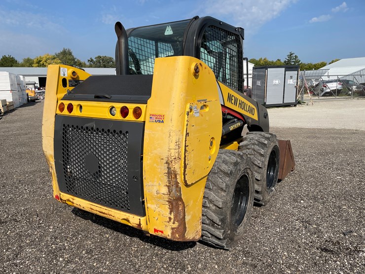 2019-new-holland-l216-image-6