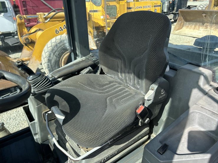 2016-deere-344k-image-61