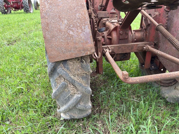 silver-king-r38-tractor-image-15