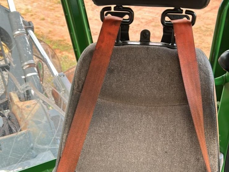 2018-deere-648l-image-33
