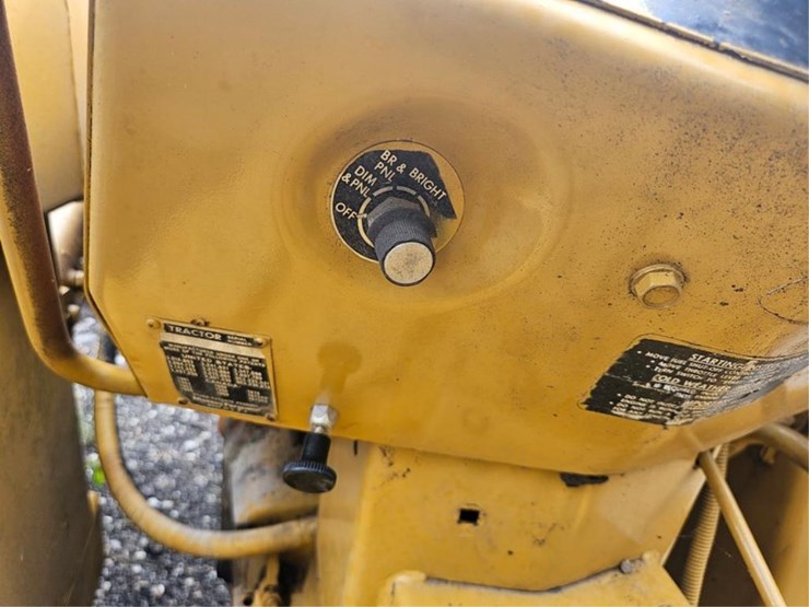 #2008-•-massey-ferguson-loader-tractor-image-28