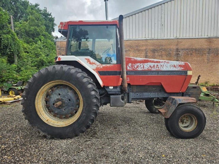 #2004-•-case-international-7110-magnum-tractor-image-6