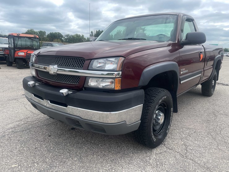 2003-chevrolet-silverado-2500-image-1