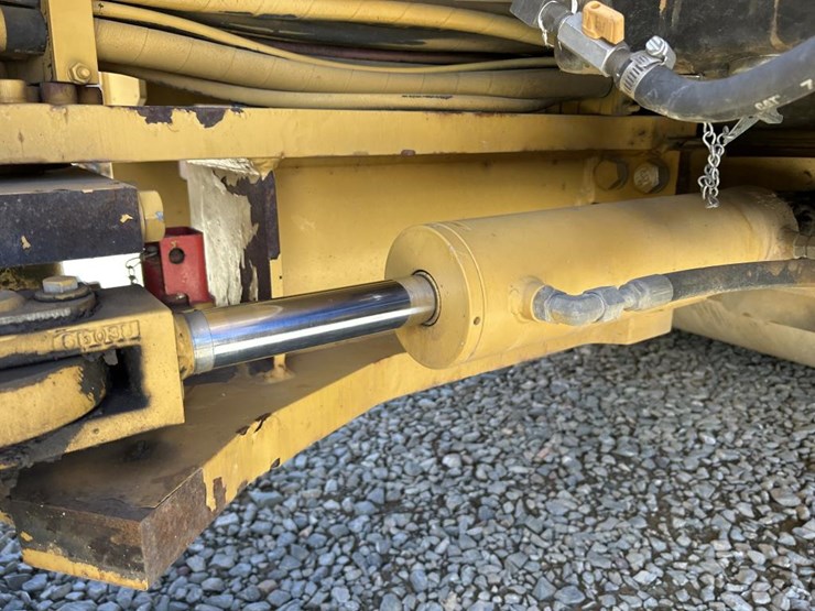caterpillar-cb54-image-25