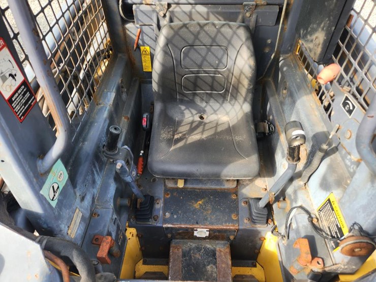 2001-new-holland-ls150-image-32