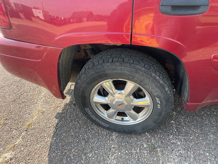 2004-gmc-envoy-image-13