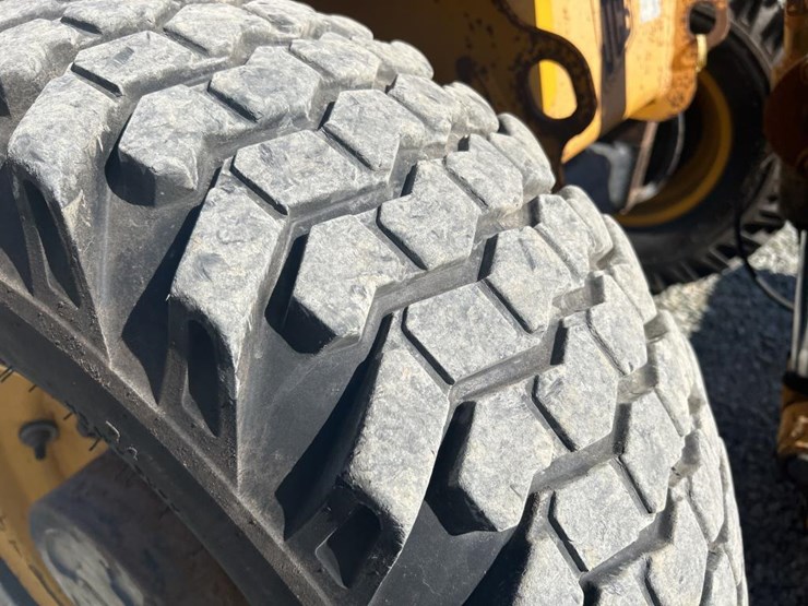2009-jcb-527-55-image-48