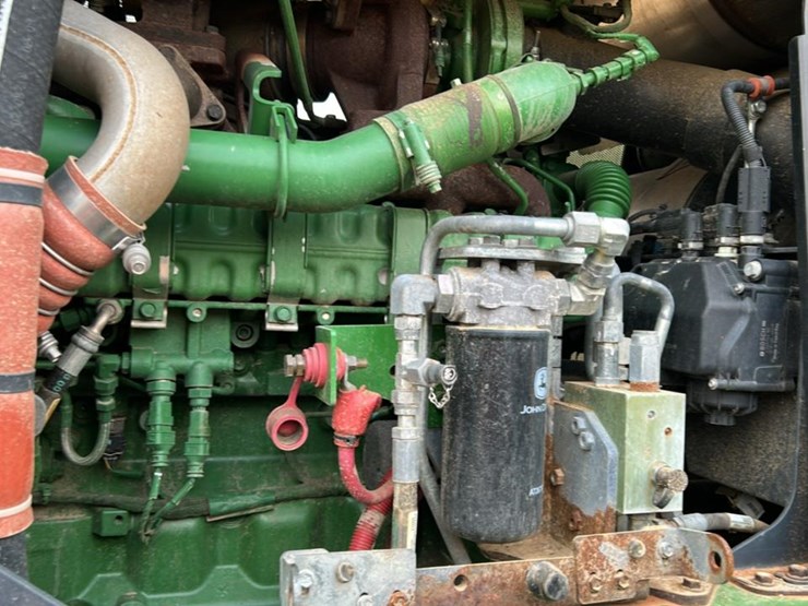 2018-deere-648l-image-28