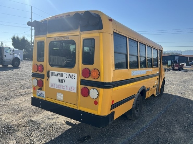 2009-chevrolet-express-school-bus-image-4