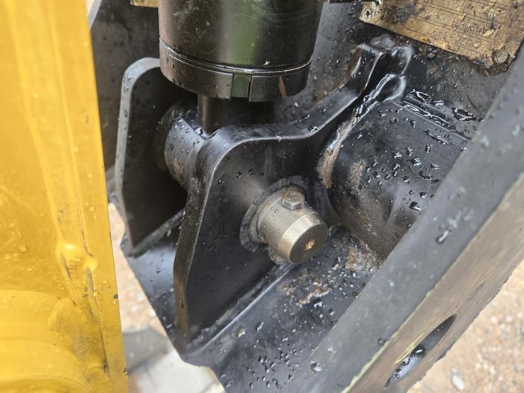 2020-caterpillar-306cr-image-21