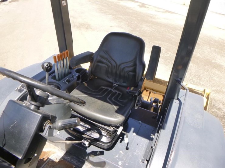 2021-deere-210l-image-26