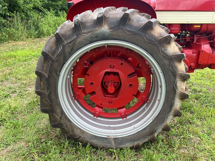 farmall-560-diesel-image-40