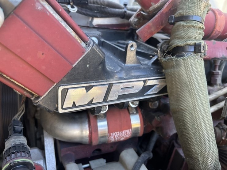 2013-mack-cxu-tri-axle-truck-tractor-image-24