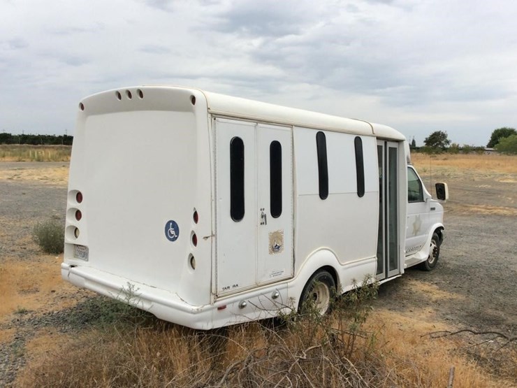 2007-ford-e350-image-4