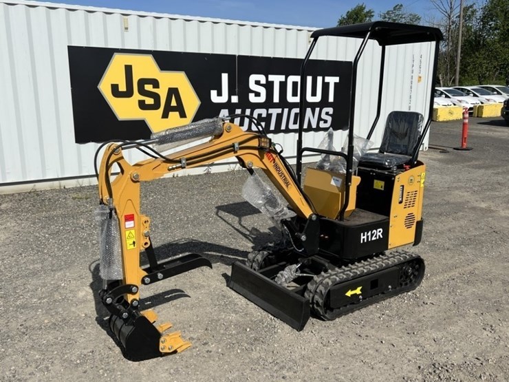 2025-cfg-h12r-mini-hydraulic-excavator-image-1