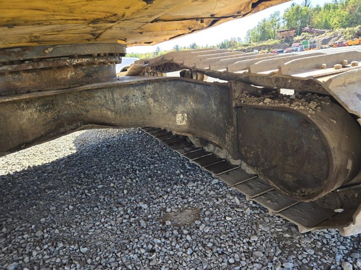 komatsu-pc210-lc-10-image-50