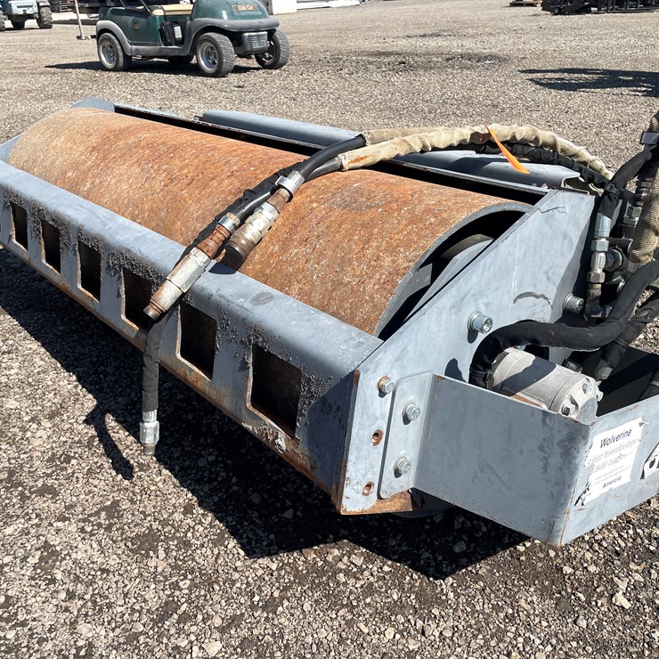 #6492 • Wolverine Roller Compactor