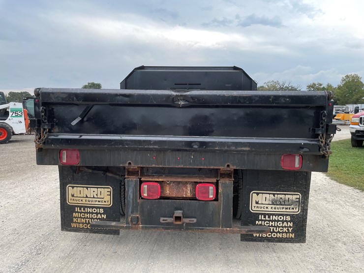 #1009-•-2014-chevy-3500hd-4x4-dually-truck-(has-wi-title)-image-6
