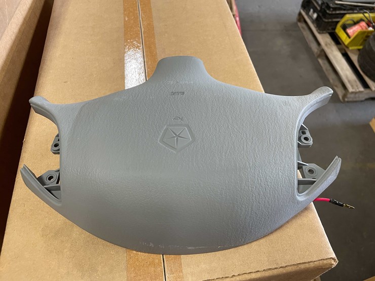 #5565-•-new-auto-parts-(f)-image-2