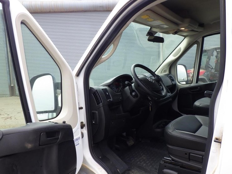 2018-ram-promaster-2500-image-5