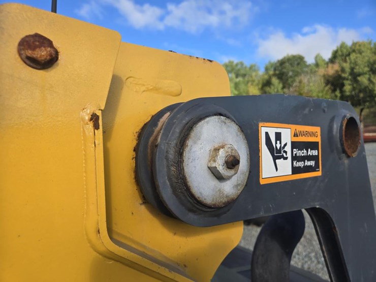deere-324g-image-22