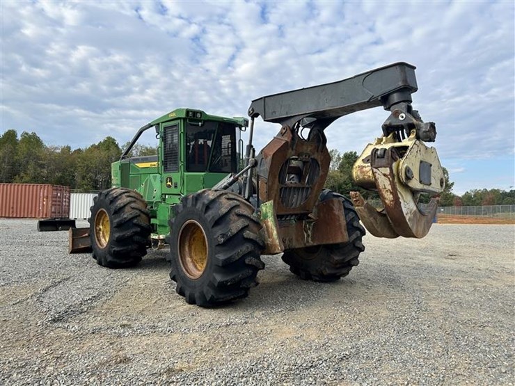 2018-deere-648l-image-6
