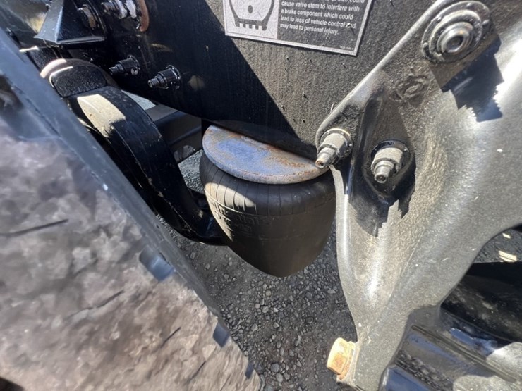2020-peterbilt-579-image-23
