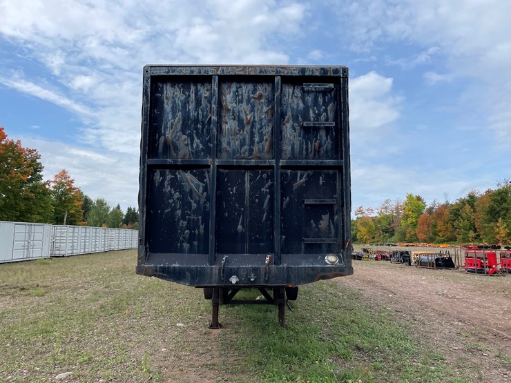#8104-•-1982-accrt.-40'-3-axle-open-top-gondola-scrap-hauling-trailer-(has-mi-title)-image-2