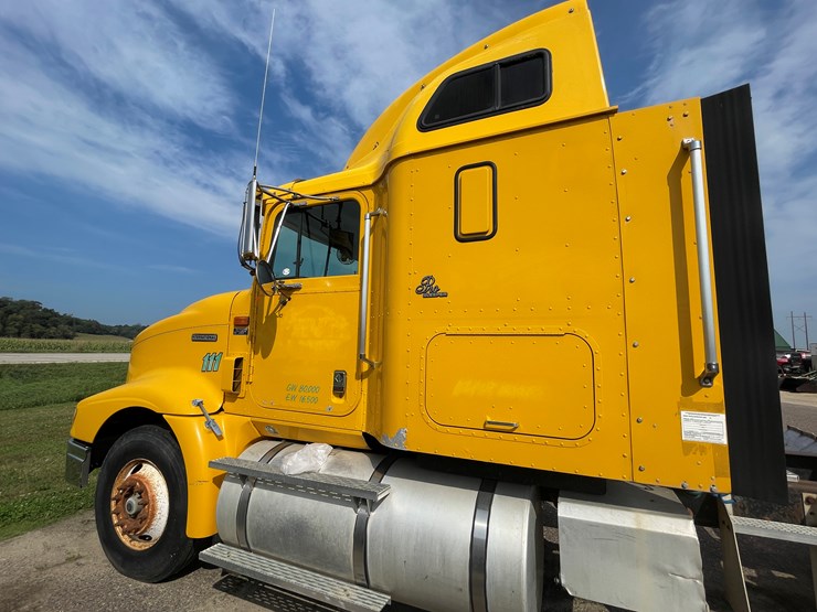 #1003-•-1997-international-semi-tractor-(has-wi-title)-image-22