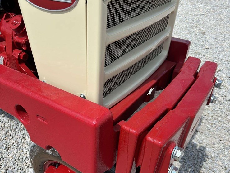 farmall-340-image-11