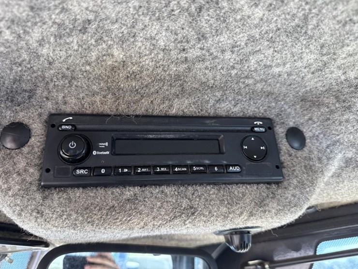 2018-deere-844k-image-63